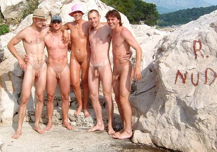 Русские парни отдыхают в бане и трахаются с рыженькой – grantafl.ru